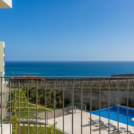 Basia By An Island * Funchal (Madeira)