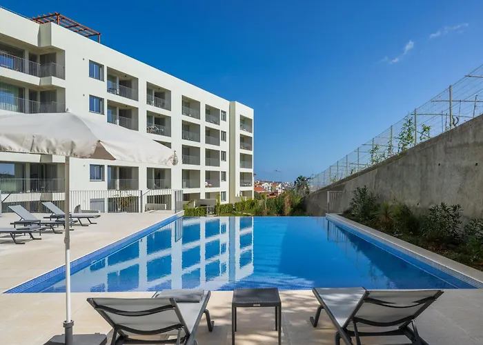 Basia By An Island *