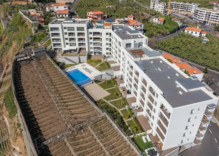 Basia By An Island Apartment *